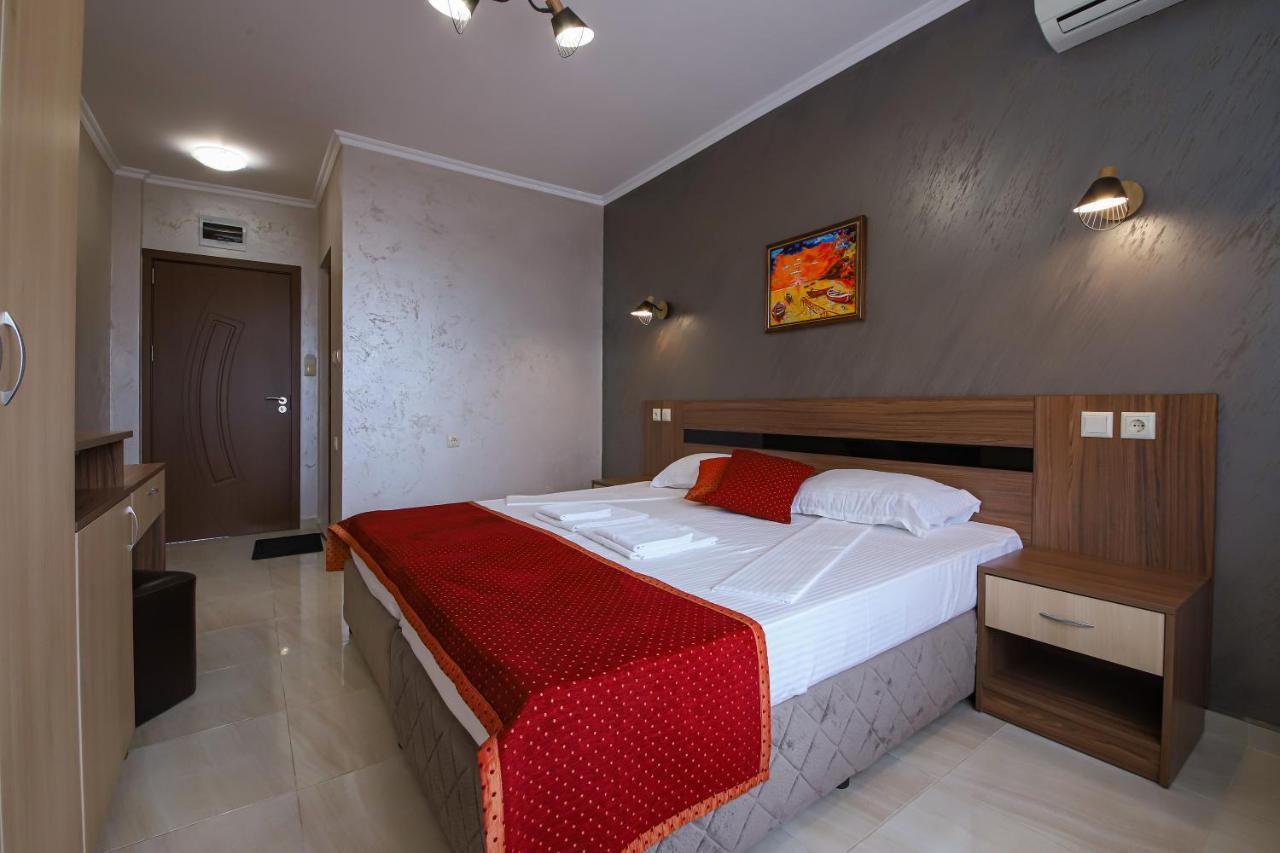 Guesthouse Phoenix Obzor Eksteriør bilde