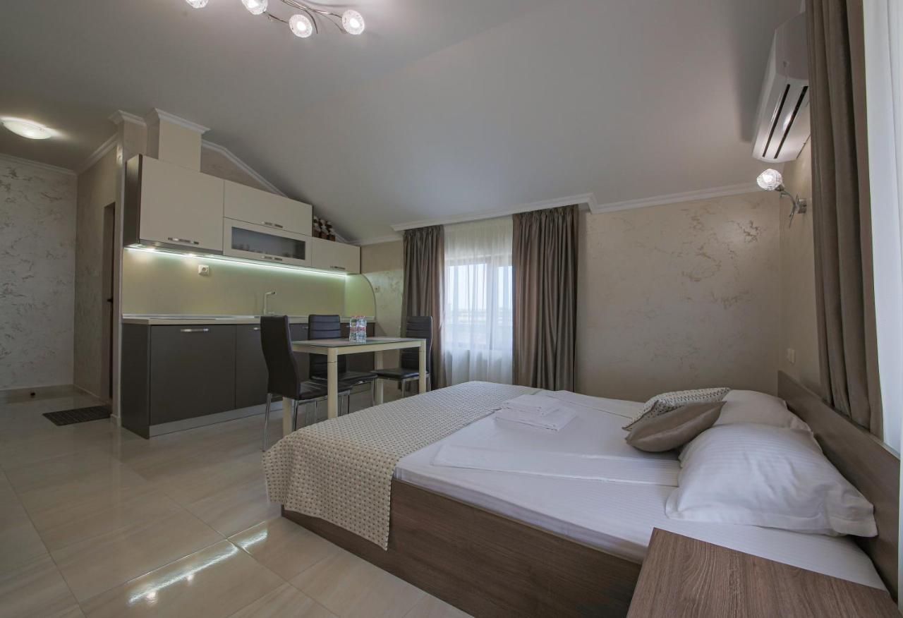 Guesthouse Phoenix Obzor Eksteriør bilde