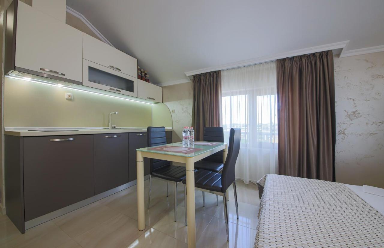 Guesthouse Phoenix Obzor Eksteriør bilde