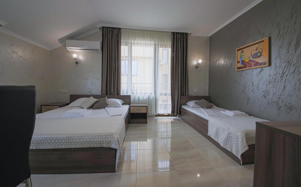 Guesthouse Phoenix Obzor Eksteriør bilde