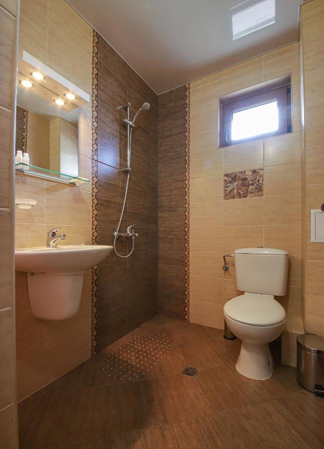 Guesthouse Phoenix Obzor Eksteriør bilde