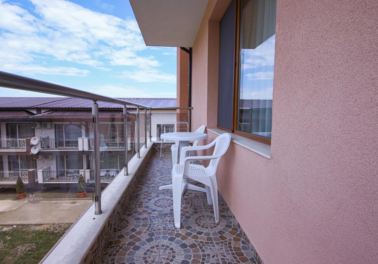 Guesthouse Phoenix Obzor Eksteriør bilde